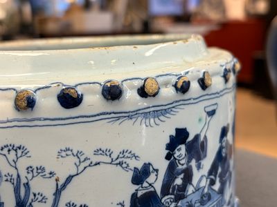 A rare blue and white Dutch Delft chinoiserie two-handled compartmented bowl, 17th C. — photo 5