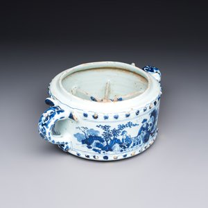 A rare blue and white Dutch Delft chinoiserie two-handled compartmented bowl, 17th C. — photo 1