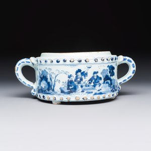 A rare blue and white Dutch Delft chinoiserie two-handled compartmented bowl, 17th C. — photo 4