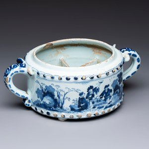 A rare blue and white Dutch Delft chinoiserie spice box, 17th C. — photo 1