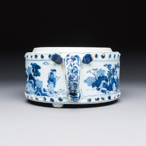 A rare blue and white Dutch Delft chinoiserie spice box, 17th C. — photo 13