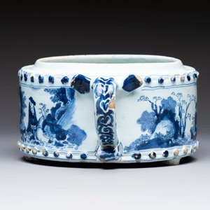 A rare blue and white Dutch Delft chinoiserie spice box, 17th C. — photo 3