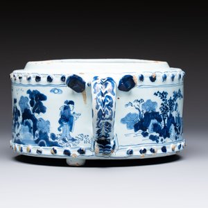 A rare blue and white Dutch Delft chinoiserie spice box, 17th C. — photo 5