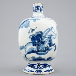 A rare blue and white Dutch Delft chinoiserie vase, late 17th C. — photo 1
