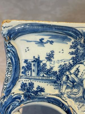 A rare blue and white Dutch Delft jewellery casket and cover, 18th C. — foto 19