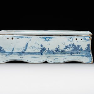 A rare blue and white Dutch Delft jewellery casket and cover, 18th C. — foto 4