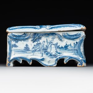 A rare blue and white Dutch Delft jewellery casket and cover, 18th C. — foto 5