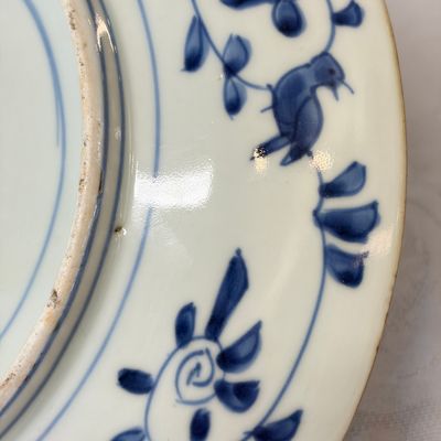 A rare blue and white Japanese 'Ebisu at the Large Bridge' dish — foto 14
