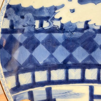 A rare blue and white Japanese 'Ebisu at the Large Bridge' dish — foto 5