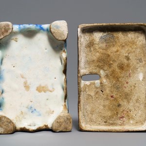 A rare blue and white Persian pottery strongbox, Qajar, Iran, 18/19th C. — photo 9