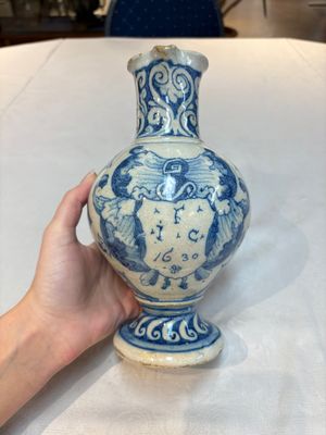 A rare blue and white Portuguese jug, dated 1630 — photo 1