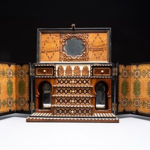 A rare bone-inlaid Nasrid-style table cabinet, Spain, 19th C. — photo 10