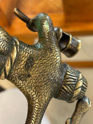 A rare bronze 'wild man' candlestick, Flanders or Germany, 15/16th C. — photo 12