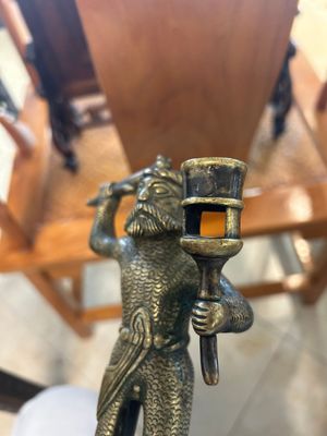 A rare bronze 'wild man' candlestick, Flanders or Germany, 15/16th C. — photo 4