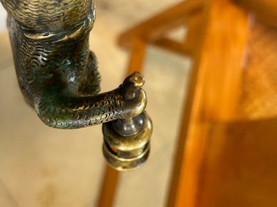 A rare bronze 'wild man' candlestick, Flanders or Germany, 15/16th C. — photo 9