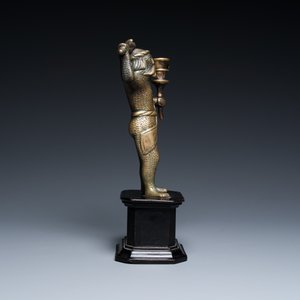 A rare bronze 'wild man' candlestick, Flanders or Germany, 15/16th C. — photo 4