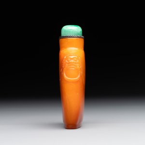 A rare Chinese amber lion-handled snuff bottle, 19th C. — foto 2