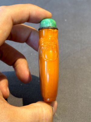 A rare Chinese amber snuff bottle with lion handles, 19th C. — 照片 4