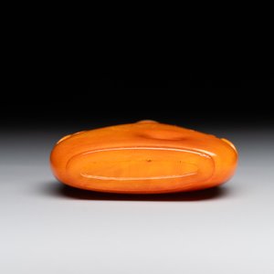 A rare Chinese amber snuff bottle with lion handles, 19th C. — 照片 6