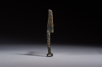 A rare Chinese archaic bronze knife with 'Dragon' design, Western Zhou