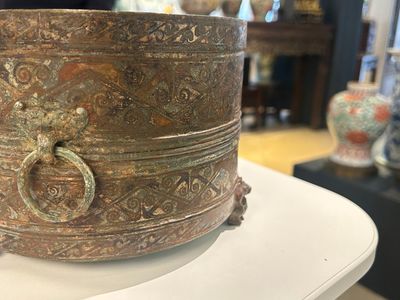 A rare Chinese archaic silver-inlaid bronze cosmetic box and cover, 'lian', Western Han — 照片 37