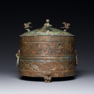 A rare Chinese archaic silver-inlaid bronze cosmetic box and cover, 'lian', Western Han — 照片 2