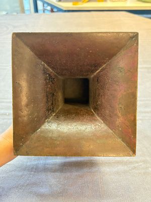 A rare Chinese archaistic bronze vase, 'Fanghu 方壺', Ming — foto 5