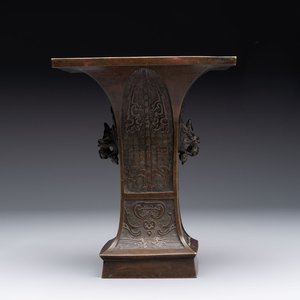 A rare Chinese archaistic bronze vase, 'Fanghu 方壺', Ming — foto 1