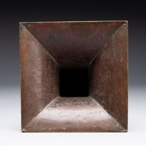 A rare Chinese archaistic bronze vase, 'Fanghu 方壺', Ming — foto 5