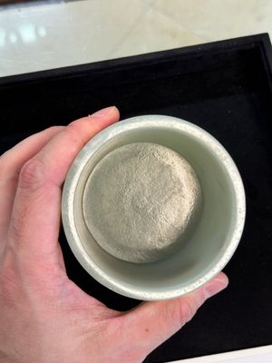 A rare Chinese archaistic jade 'chilong' tripod brush pot, 18th C. — 照片 20