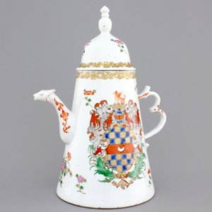 A rare Chinese armorial coffee pot with cover, arms of Clifford, 18th C. — photo 5