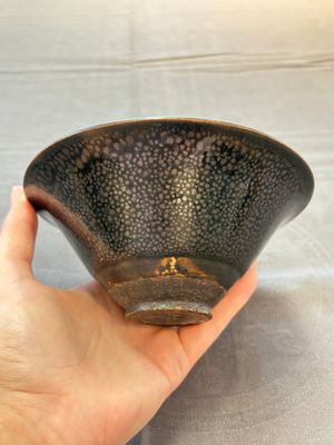 A rare Chinese black-glazed 'oil-spot' tea bowl, Song/Jin — photo 1