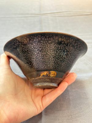 A rare Chinese black-glazed 'oil-spot' tea bowl, Song/Jin — photo 3