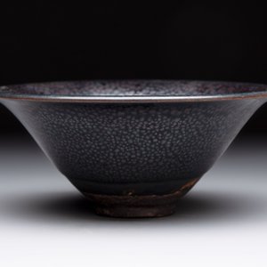 A rare Chinese black-glazed 'oil-spot' tea bowl, Song/Jin — photo 2