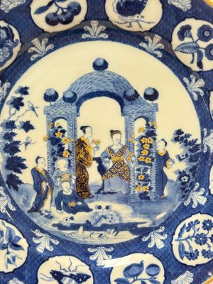 A rare Chinese blue and white 'arbour' dish after Cornelis Pronk, Qianlong, ca. 1740 — photo 2