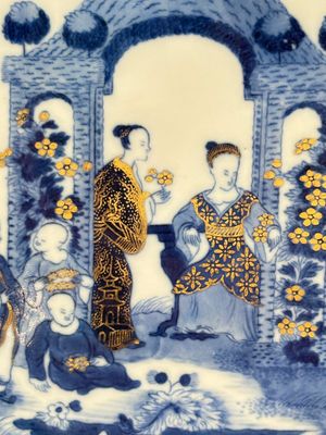 A rare Chinese blue and white 'arbour' dish after Cornelis Pronk, Qianlong, ca. 1740 — photo 4