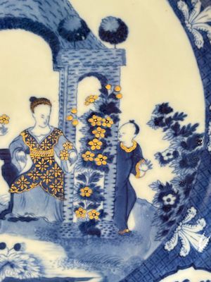A rare Chinese blue and white 'arbour' dish after Cornelis Pronk, Qianlong, ca. 1740 — photo 5