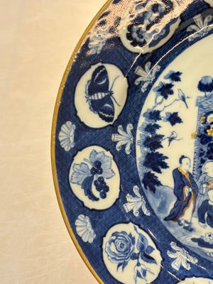 A rare Chinese blue and white 'arbour' dish after Cornelis Pronk, Qianlong, ca. 1740 — photo 10