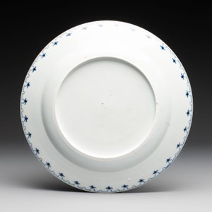 A rare Chinese blue and white 'arbour' dish after Cornelis Pronk, Qianlong, ca. 1740 — photo 2
