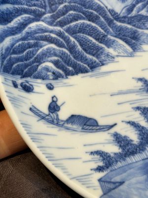 A rare Chinese blue and white 'Bleu de Hue' plate for the Vietnamese market, Chí Viễn 致遠 seal mark, 19th C. — photo 2