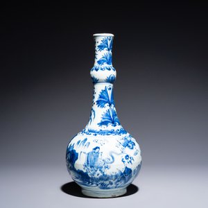 A rare Chinese blue and white bottle vase with narrative design, Transitional period — foto 1