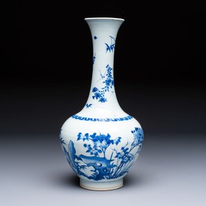 A rare Chinese blue and white 'Cat and Butterfly 耄耋' bottle vase, Transitional period — photo 3