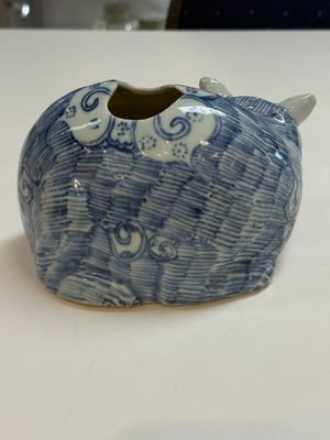 A rare Chinese blue and white 'cat' nightlight, 18th C. — 照片 3