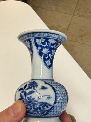 A rare Chinese blue and white, celadon-and-ge-glazed triple gourd vase, Kangxi — foto 11