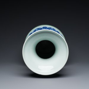 A rare Chinese blue and white celadon-ground 'Wu Shuang Pu' vase, 19th C. — 照片 5