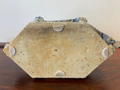 A rare Chinese blue and white 'chanab' altar stand, 19th C. — 照片 11