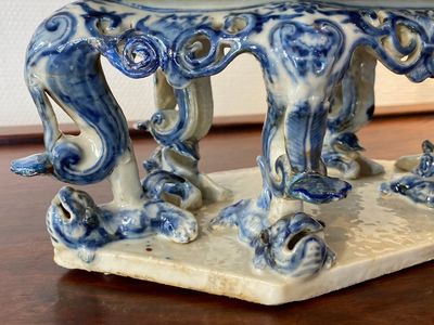 A rare Chinese blue and white 'chanab' altar stand, 19th C. — 照片 9