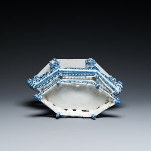 A rare Chinese blue and white 'chanab' altar stand, 19th C. — 照片 7