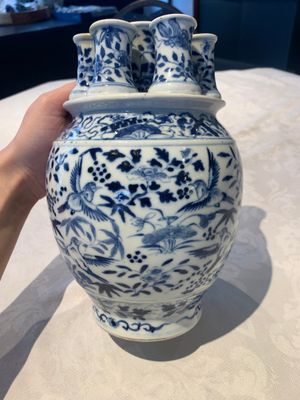 A rare Chinese blue and white crocus-shaped vase with birds among flowers, Kangxi mark, 19th C. — photo 13