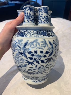 A rare Chinese blue and white crocus-shaped vase with birds among flowers, Kangxi mark, 19th C. — photo 15